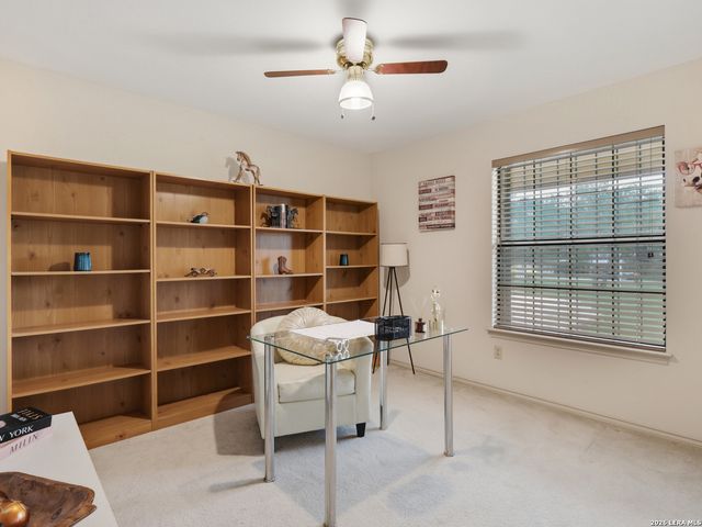 105 Whispering Oaks Dr, Adkins, TX 78101