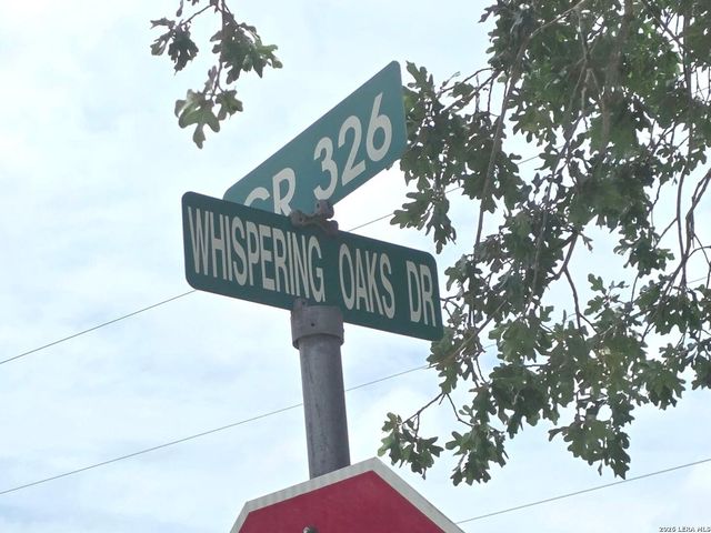 105 Whispering Oaks Dr, Adkins, TX 78101