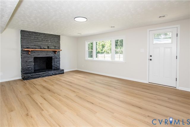 1300 Covington Rd, Colonial Heights, VA 23834