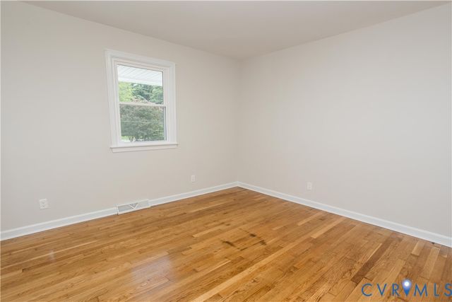 1300 Covington Rd, Colonial Heights, VA 23834