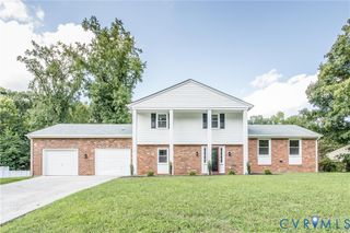 1300 Covington Rd, Colonial Heights, VA 23834