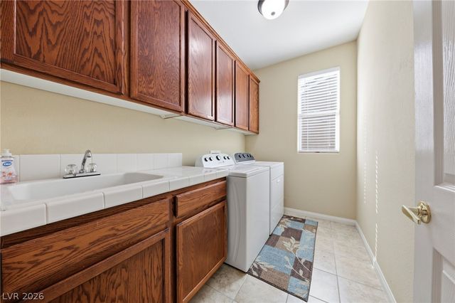 8609 Spotted Fawn Court, Las Vegas, NV 89131