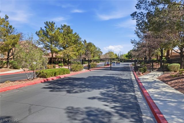 8609 Spotted Fawn Court, Las Vegas, NV 89131