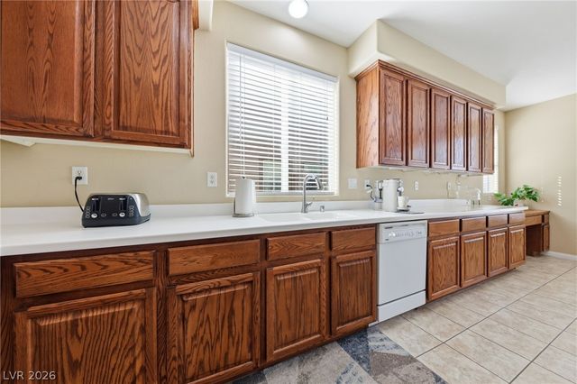 8609 Spotted Fawn Court, Las Vegas, NV 89131