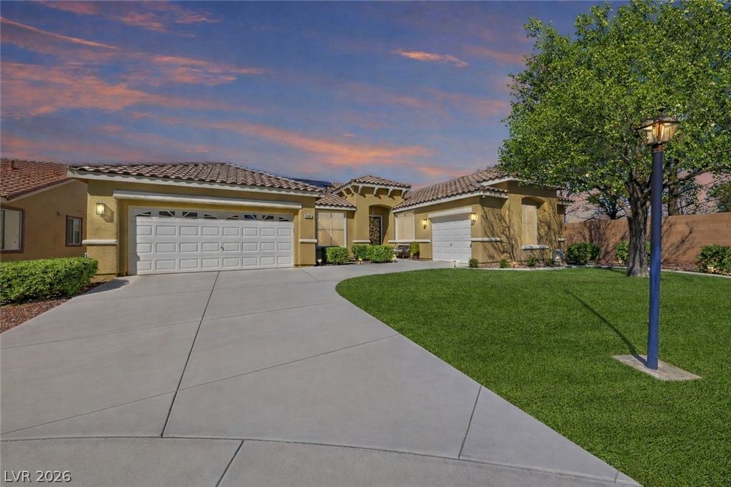 8609 Spotted Fawn Court, Las Vegas, NV 89131