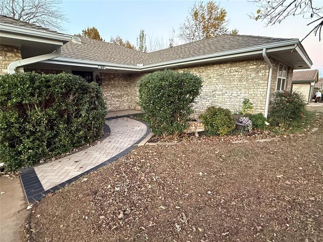 613 Victoria Drive, Yukon, OK 73099