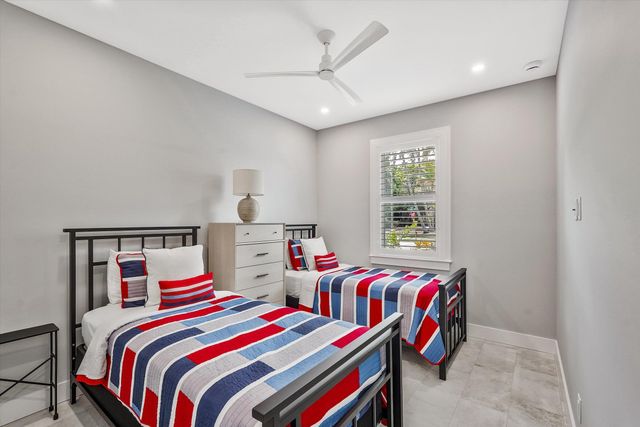 425 Hugh Street, Jupiter, FL 33458