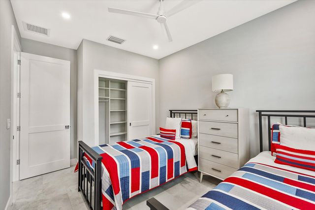 425 Hugh Street, Jupiter, FL 33458