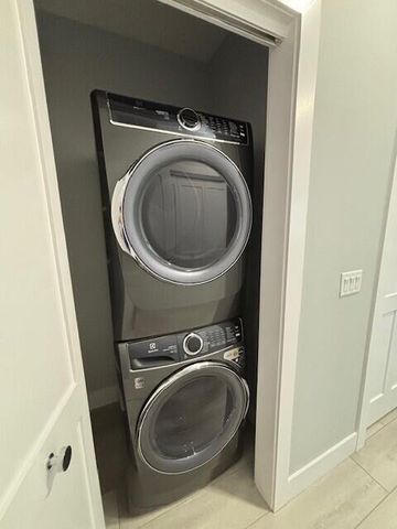 425 Hugh Street, Jupiter, FL 33458