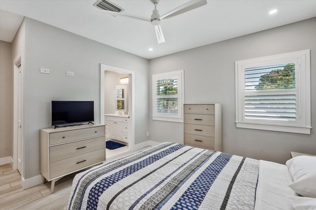 425 Hugh Street, Jupiter, FL 33458