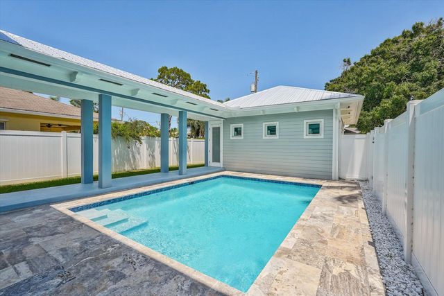 425 Hugh Street, Jupiter, FL 33458