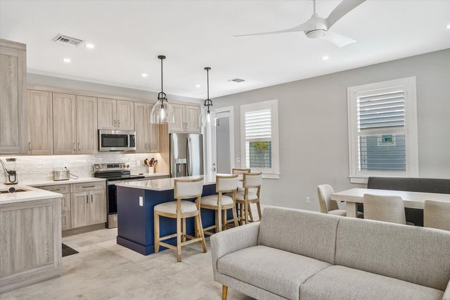 425 Hugh Street, Jupiter, FL 33458