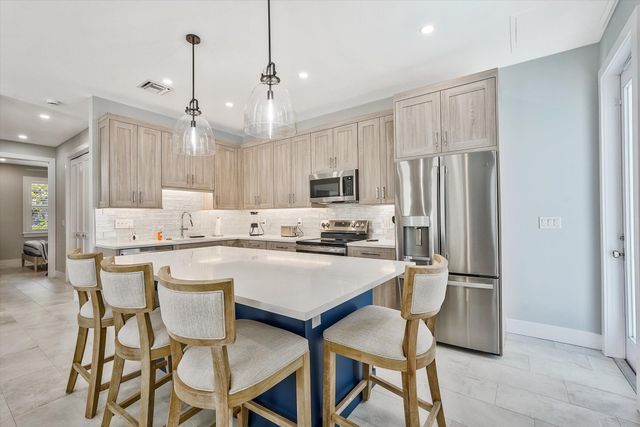 425 Hugh Street, Jupiter, FL 33458