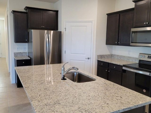 5084 STOKES WAY, Wildwood, FL 34785