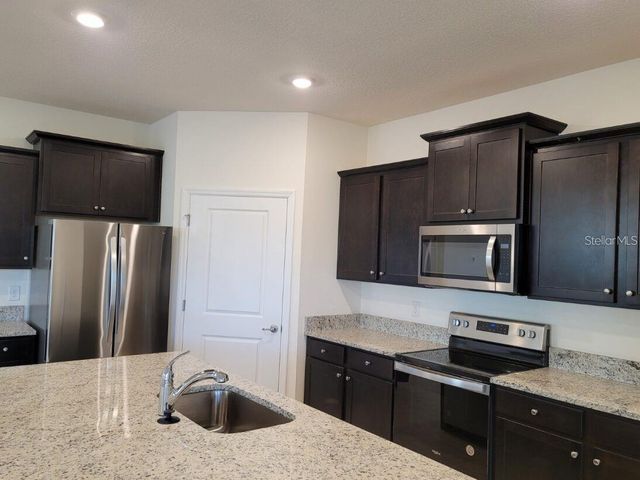 5084 STOKES WAY, Wildwood, FL 34785