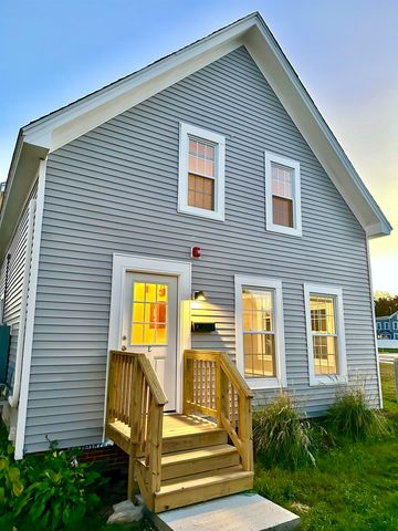 7 Jackson Street, Rochester, NH 03867