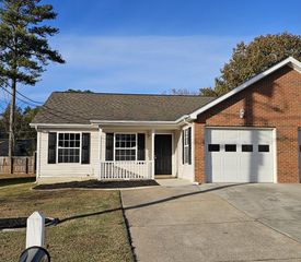239 Flagstone Drive, Rossville, GA 30741