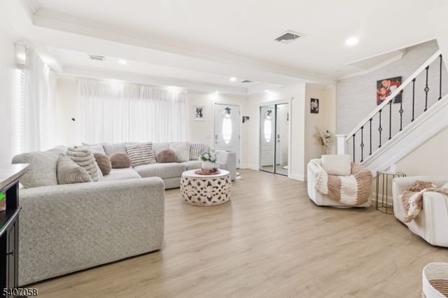 273 E 6Th St, Clifton City, NJ 07011