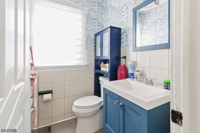 273 E 6Th St, Clifton City, NJ 07011