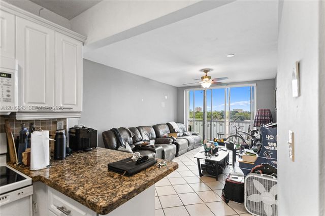 3551 SW 9th Ter 502, Miami, FL 33135