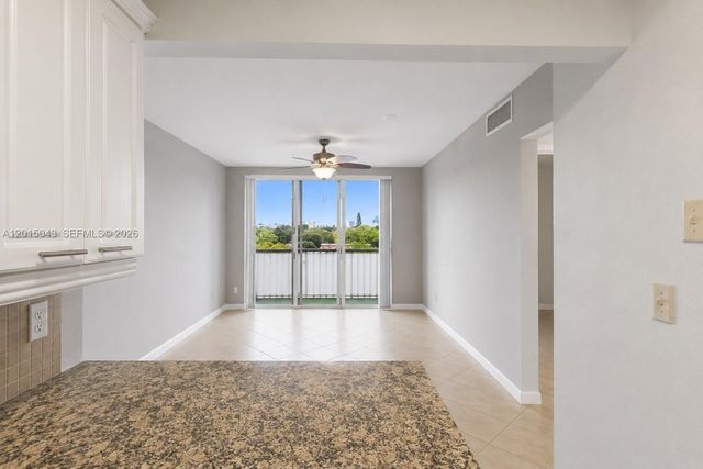 3551 SW 9th Ter 502, Miami, FL 33135
