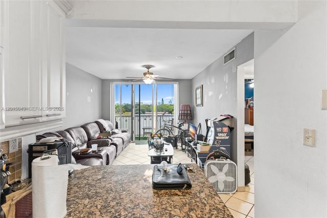 3551 SW 9th Ter 502, Miami, FL 33135