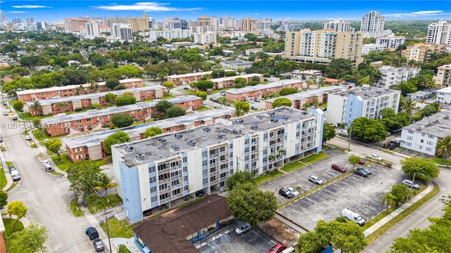 3551 SW 9th Ter 502, Miami, FL 33135