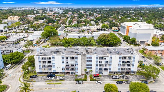3551 SW 9th Ter 502, Miami, FL 33135