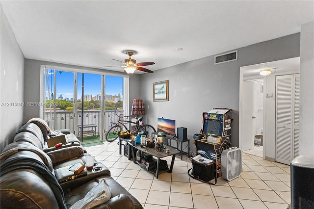 3551 SW 9th Ter 502, Miami, FL 33135