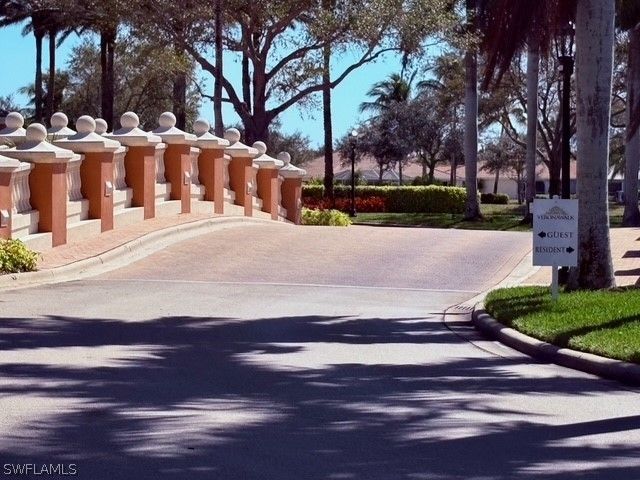 7131 Marconi CT, Naples, FL 34114