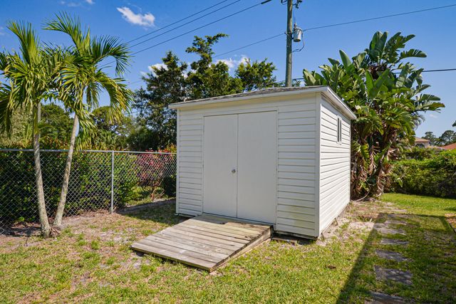 1530 SE Sunshine Avenue, Port St. Lucie, Port St Lucie, FL 34952