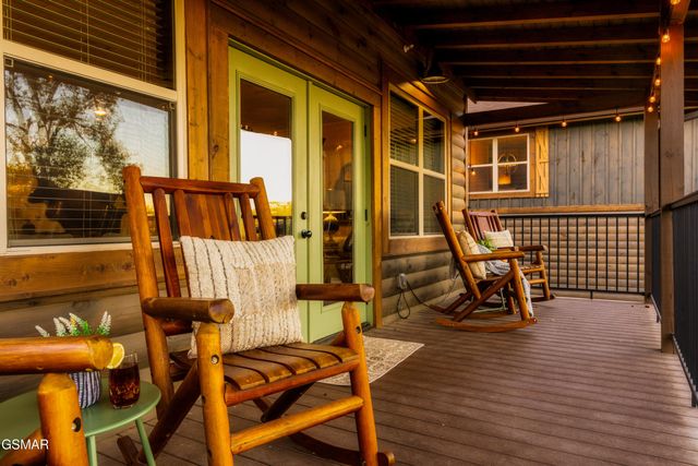 3037 Ridge Top Resort Way, Pigeon Forge, TN 37863