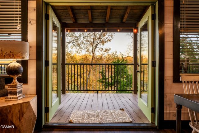 3037 Ridge Top Resort Way, Pigeon Forge, TN 37863