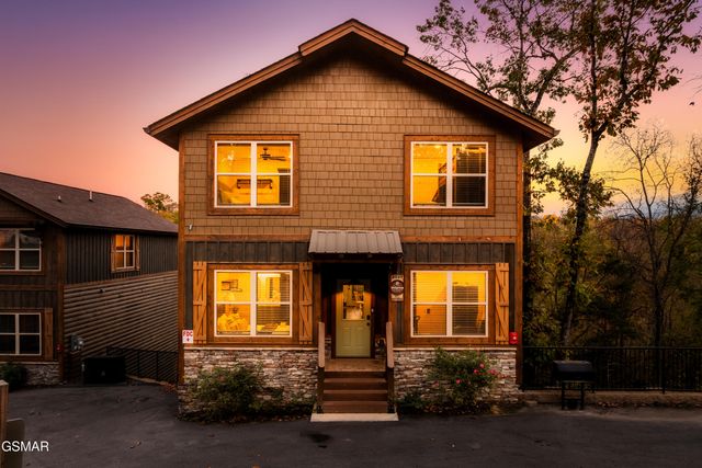 3037 Ridge Top Resort Way, Pigeon Forge, TN 37863