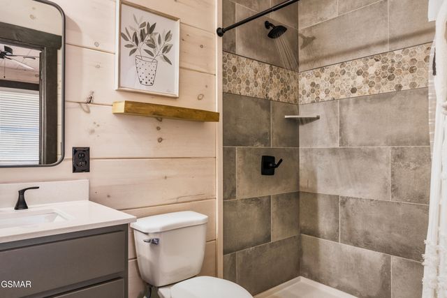 3037 Ridge Top Resort Way, Pigeon Forge, TN 37863