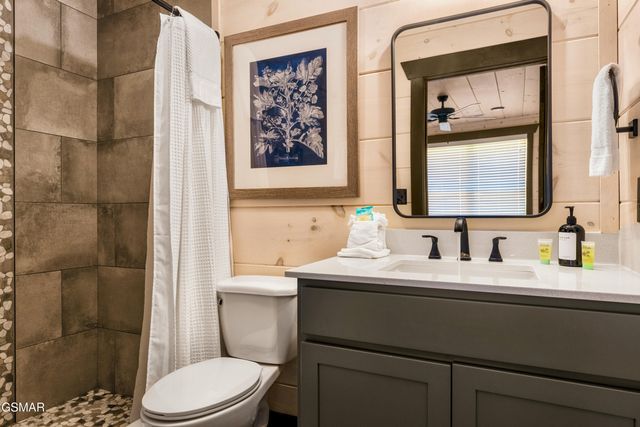 3037 Ridge Top Resort Way, Pigeon Forge, TN 37863