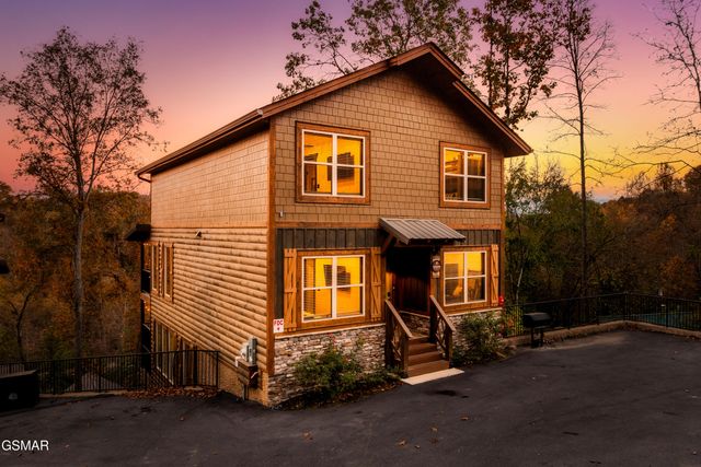 3037 Ridge Top Resort Way, Pigeon Forge, TN 37863