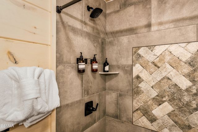 3037 Ridge Top Resort Way, Pigeon Forge, TN 37863