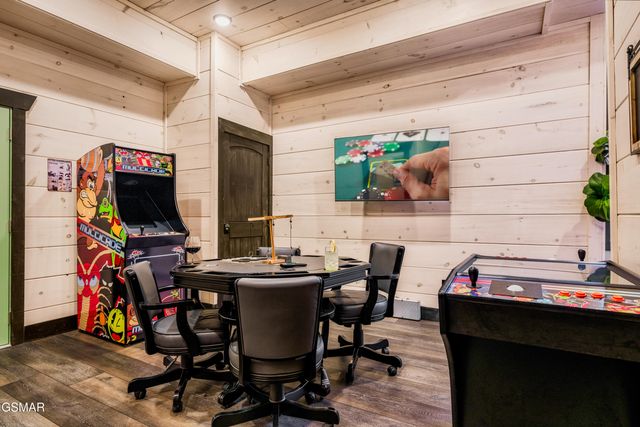3037 Ridge Top Resort Way, Pigeon Forge, TN 37863