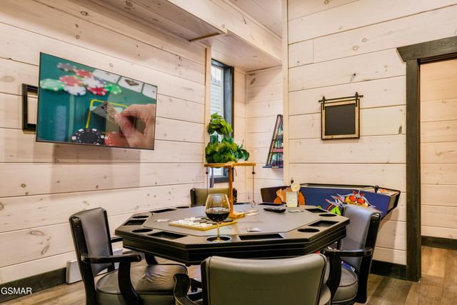 3037 Ridge Top Resort Way, Pigeon Forge, TN 37863