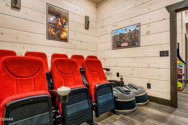 3037 Ridge Top Resort Way, Pigeon Forge, TN 37863