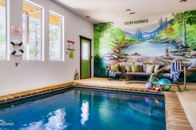 3037 Ridge Top Resort Way, Pigeon Forge, TN 37863