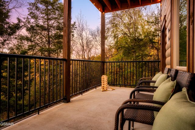 3037 Ridge Top Resort Way, Pigeon Forge, TN 37863