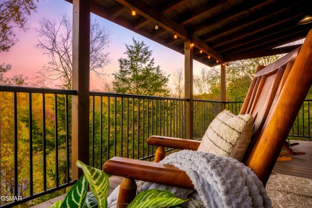 3037 Ridge Top Resort Way, Pigeon Forge, TN 37863
