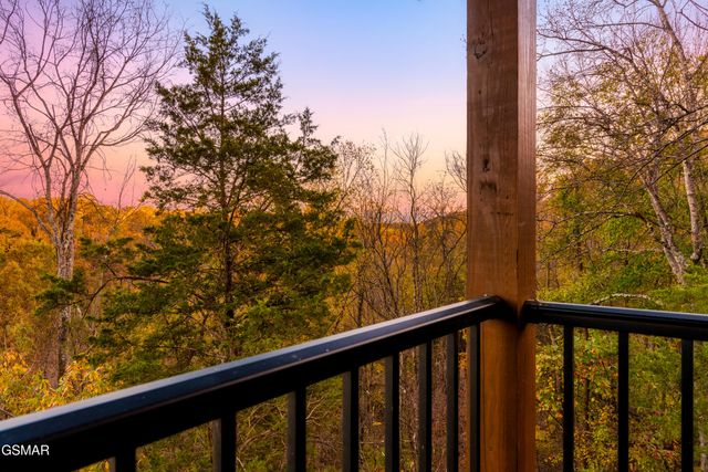3037 Ridge Top Resort Way, Pigeon Forge, TN 37863