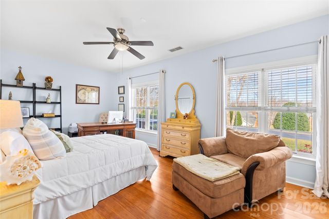 8579 Highland Glen Drive, Charlotte, NC 28269