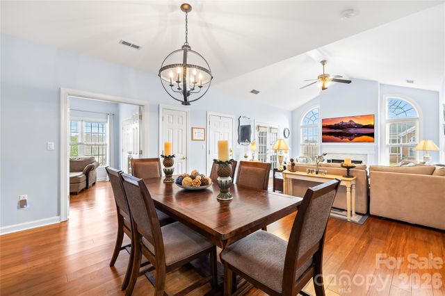 8579 Highland Glen Drive, Charlotte, NC 28269