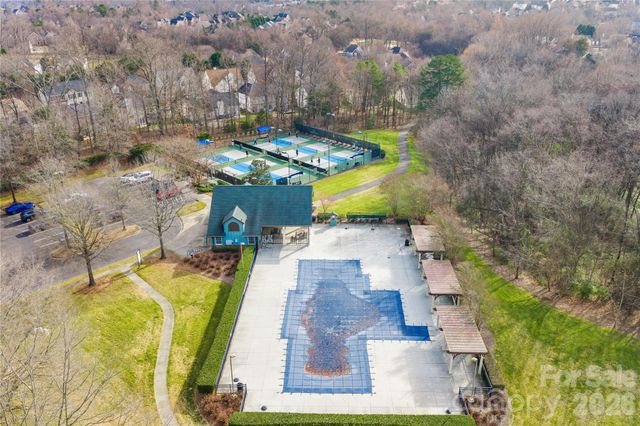 8579 Highland Glen Drive, Charlotte, NC 28269