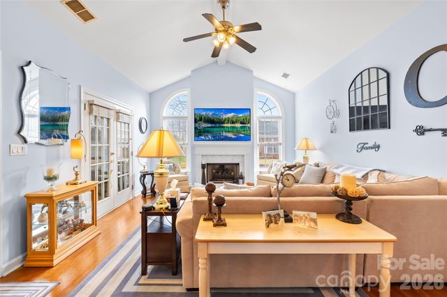 8579 Highland Glen Drive, Charlotte, NC 28269