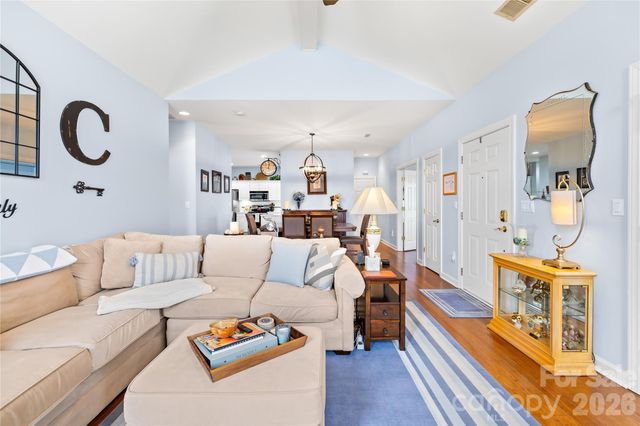 8579 Highland Glen Drive, Charlotte, NC 28269